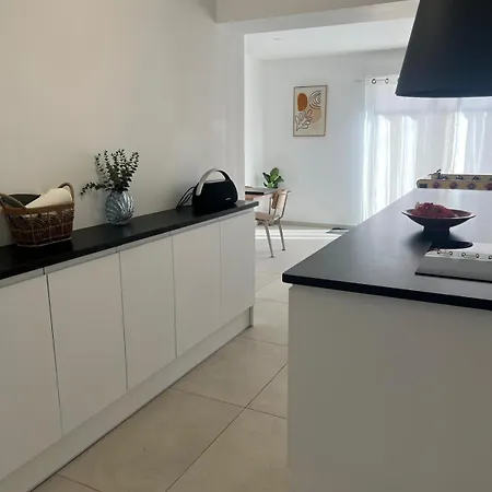 Semesterbostad Maison Proche Avec Parking